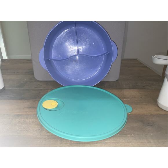 Tupperware Rock N Serve 10" Divided Container 3284C Blue & Green Seal 2651C-2 - Picture 3 of 5